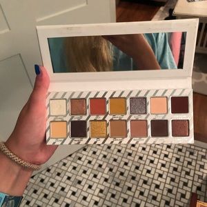 Kylie “nice” eyeshadow palette